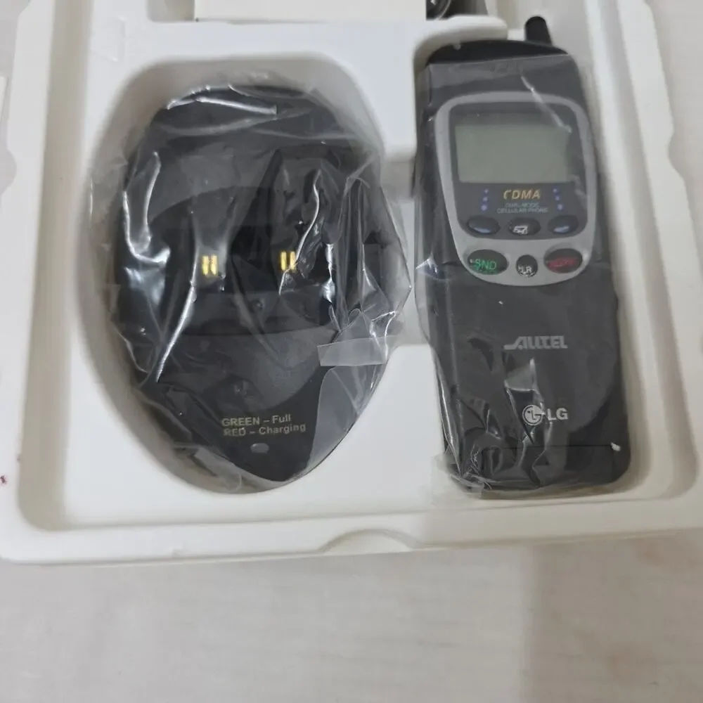 Vintage Flip Phone LGC-330W CDMA Dual Band Digital Cellular Phone Large LCD